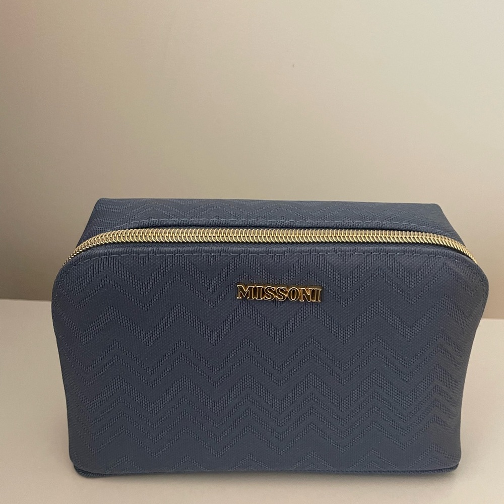 Missoni x Delta toiletry/travel kit with Chevron details.Light blue. New w/tags!